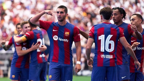 برشلونة تواجه ثلاثة أزمات تهدد استقراره قبل بداية الموسم الجديد